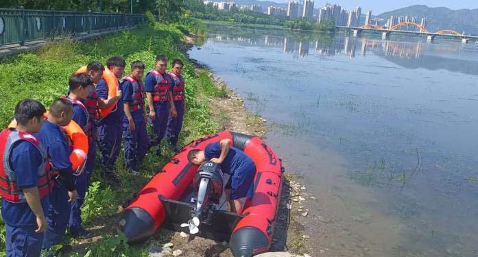 補短板強弱項，提技能礪精兵，縣應(yīng)急管理局開展水上救援訓練